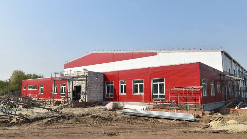 В Стародубе Брянской области продолжается строительство спортивно-оздоровительного комплекса