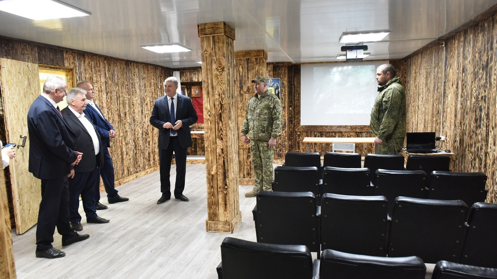 Губернатор Брянской области Александр Богомаз в приграничье посетил расположение брянских защитников