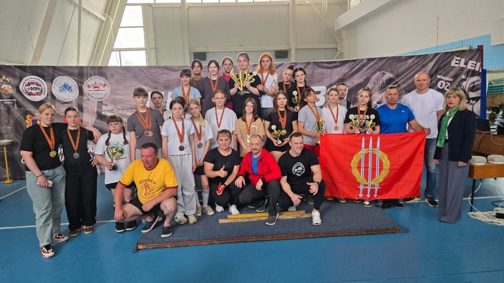 В брянском Новозыбкове состоялось первенство региона по пауэрлифтингу