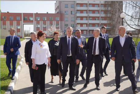 Губернатор Брянской области проверил ход ремонта поликлинического консультативно-диагностического центра Почепской центральной районной больницы