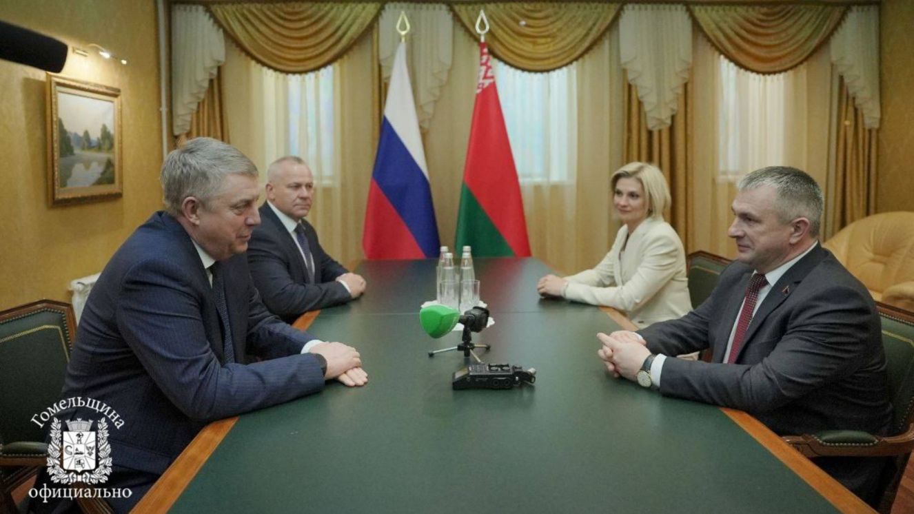 Александр Богомаз встретился с главой администрации Гомельской области Крупко