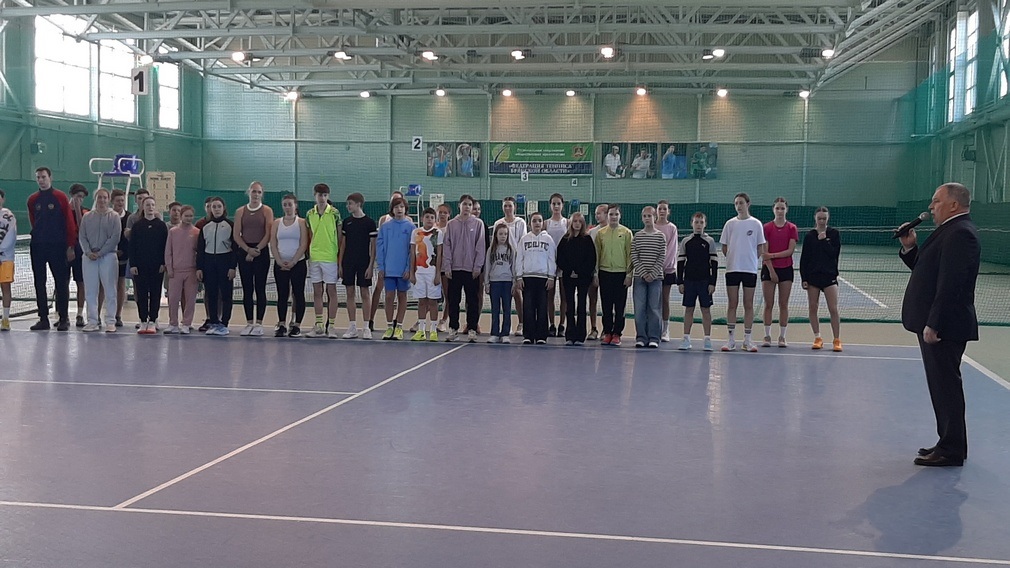 В Брянске стартовало первенство ЦФО по теннису