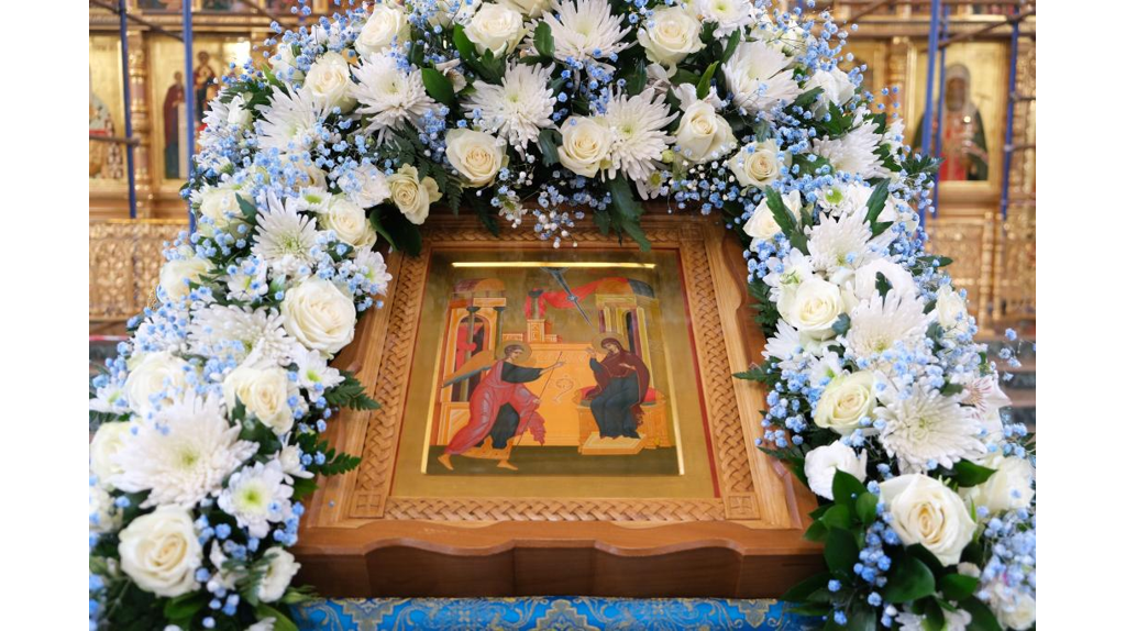 В Брянске православные верующие празднуют великий день — Благовещение Пресвятой Богородицы