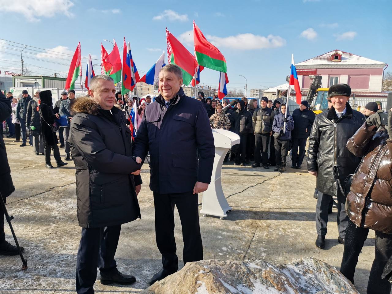 В настоящее время западные страны пытаются разделить наши славянские народы, но их усилия не приносят результатов