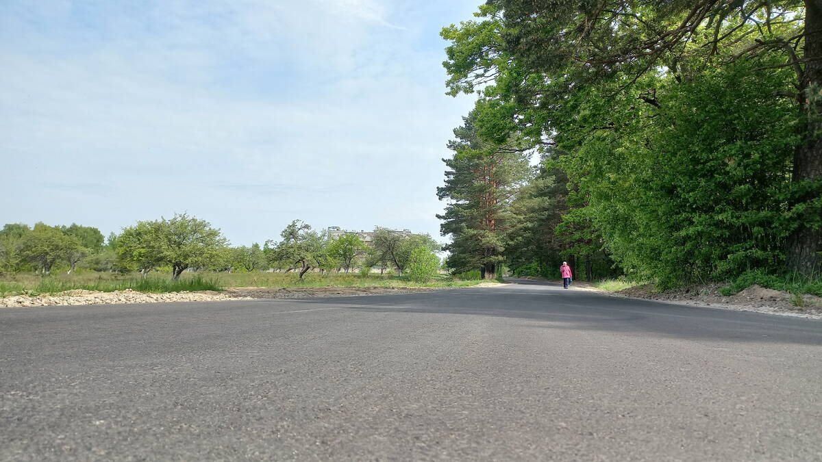 В Жуковке Брянской области отремонтировали дорогу к социальному учреждению