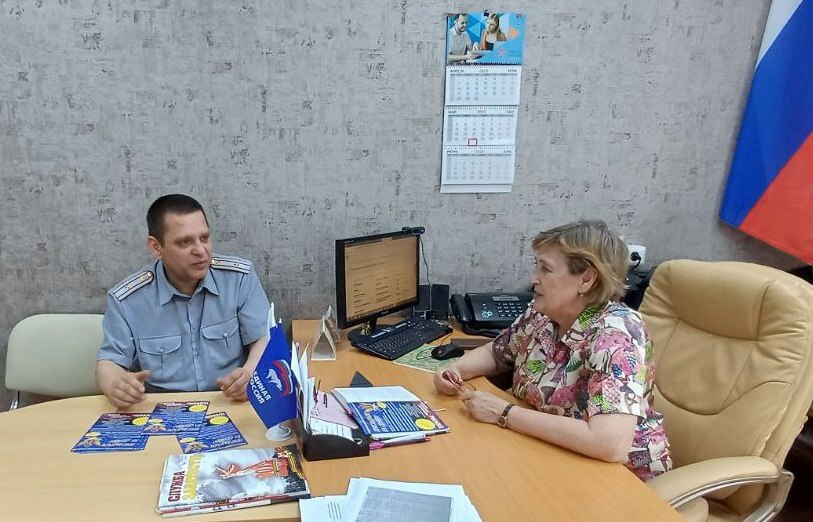 В центре занятости населения Суражского района состоялась рабочая встреча с заместителем начальника по кадрам и воспитательной работе колонии-поселения №3 УФСИН России по Брянской области