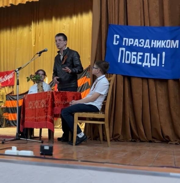 В Суражском районном Центре культуры прошёл торжественный театрализ концерт, посвящённый 80-летию Победы в Великой Отечественной войне