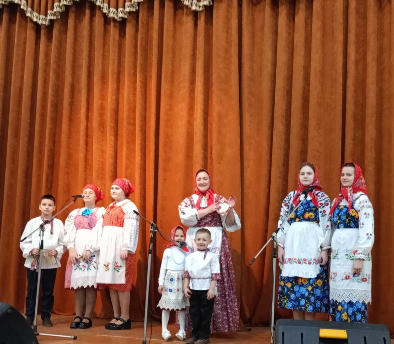 Участники фольклорной  студии «Соловушка» Суражского РЦК получили Диплом Лауреата III степени на фестивале «Катюша»