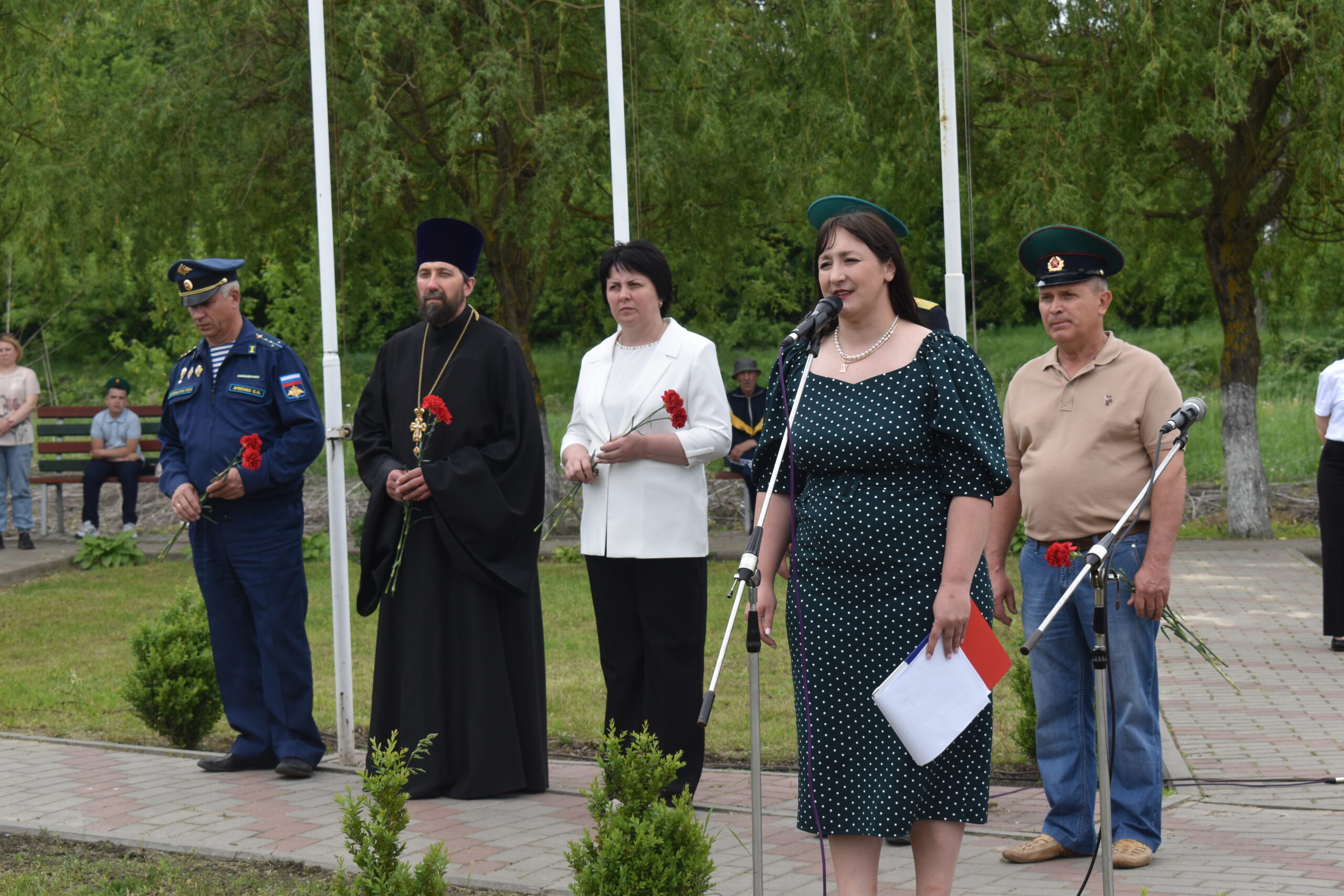 В честь Дня пограничника в Сураже состоялся торжественный митинг