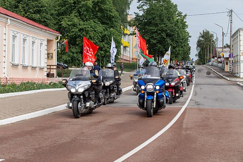 Работники брянского предприятия приняли участие в международном автомотопробеге