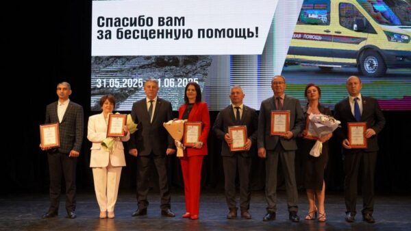 В преддверии Дня медицинского работника губернатор Брянской области А.В. Богомаз поздравил медиков с профессиональным праздником