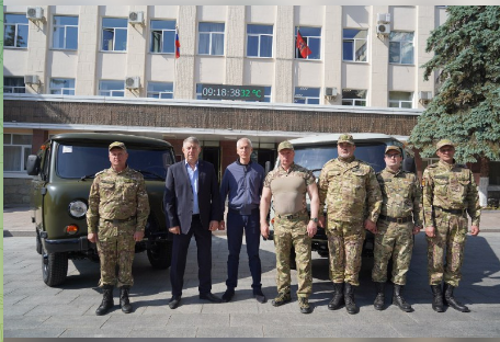 Бойцам бригады БАРС-Брянск вручили ключи от новых автомобилей