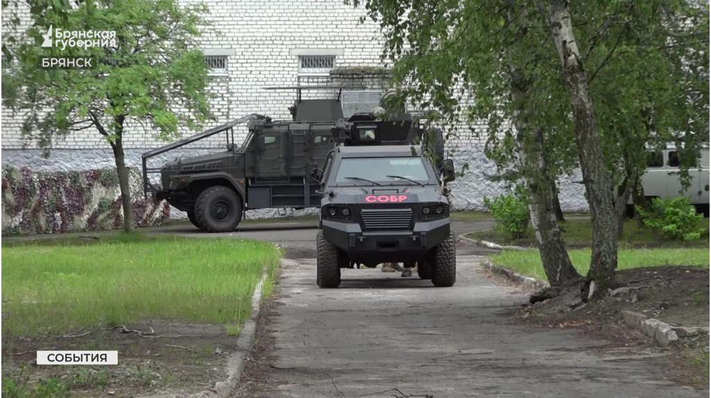 Брянский СОБР показал фонду «Мирослава», как живут и тренируются бойцы