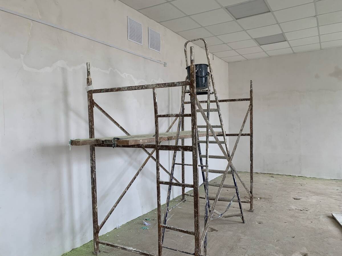 В Стародубской детской школе искусств сейчас идут ремонтные работы