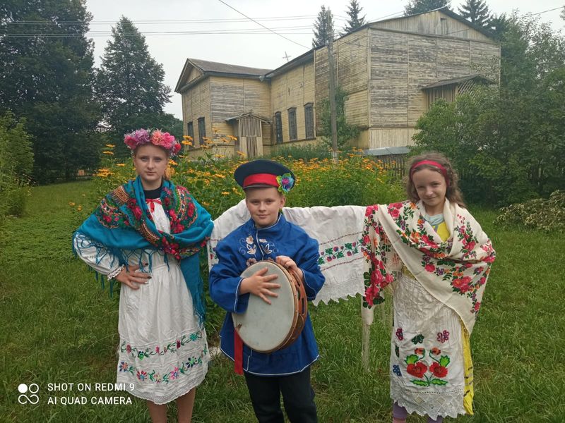 В рамках акции «Единый день фольклора» Далисичская сельская библиотека и СДК провели мероприятие «Золотая россыпь русского фольклора»
