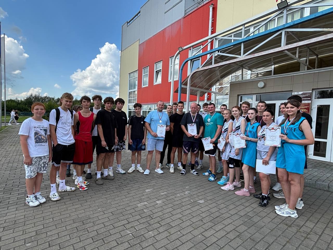 На базе Суражской спортивной школы «Триумф» была проведена спортивно-культурная программа, посвящённая Дню физкультурника.