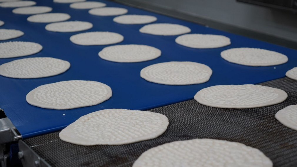 Глава региона Александр Богомаз посетил агропромышленный холдинг