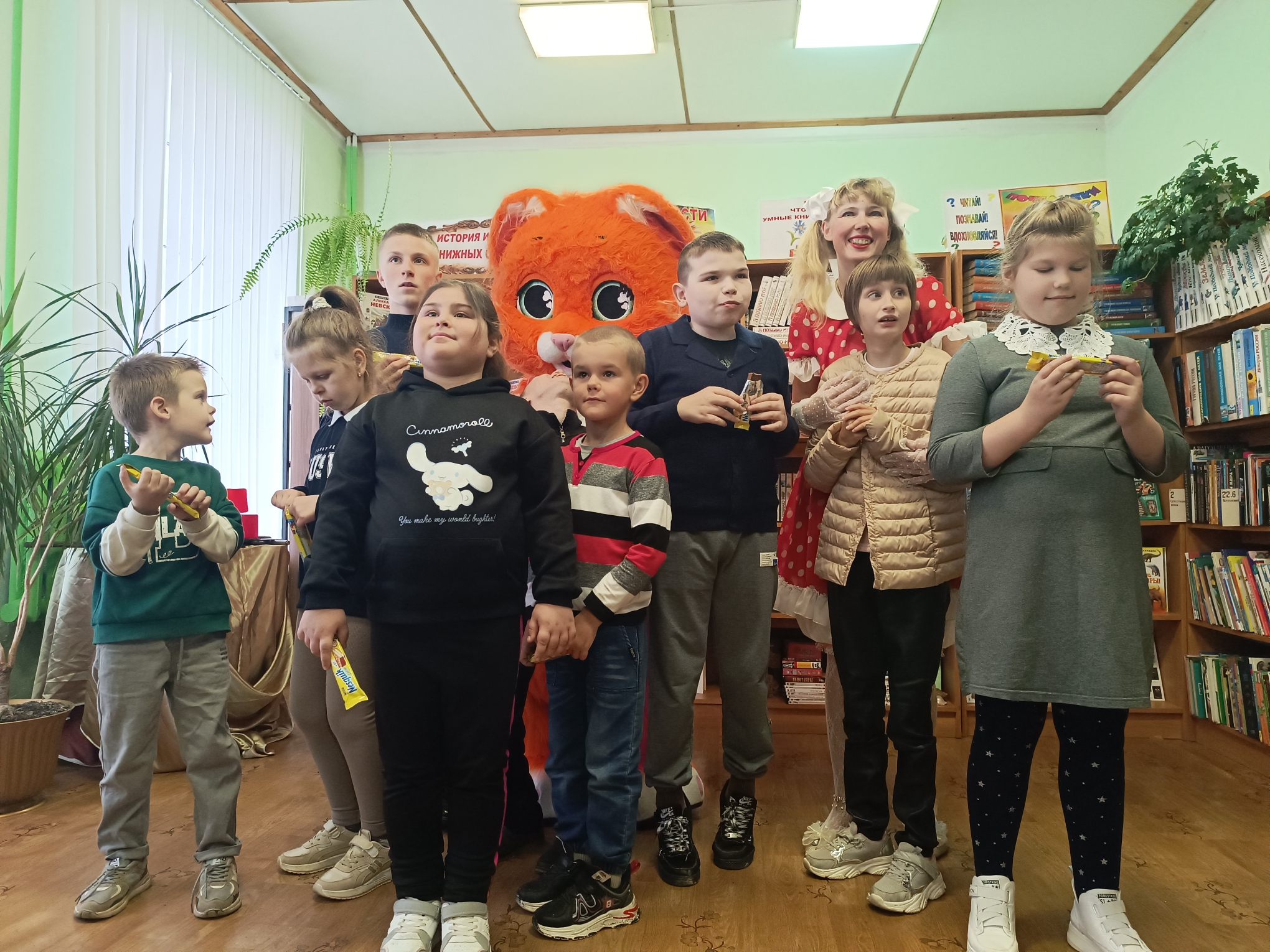 На базе Суражской городской детской библиотеки прошла интерактивная программа  «Раз, два, три сказка в гости к нам приди»