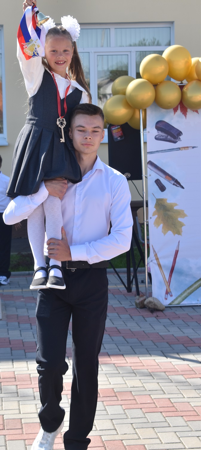 Торжественные линейки, посвященные Дню Знаний, прошли в школах Суражского района