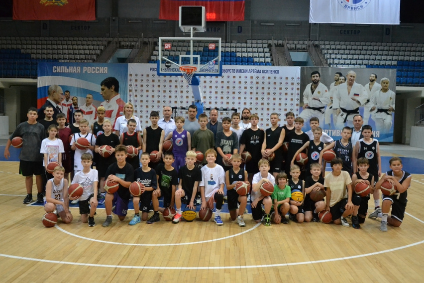 Для брянских баскетболистов  Наталья Водопьянова  провела мастер-класс