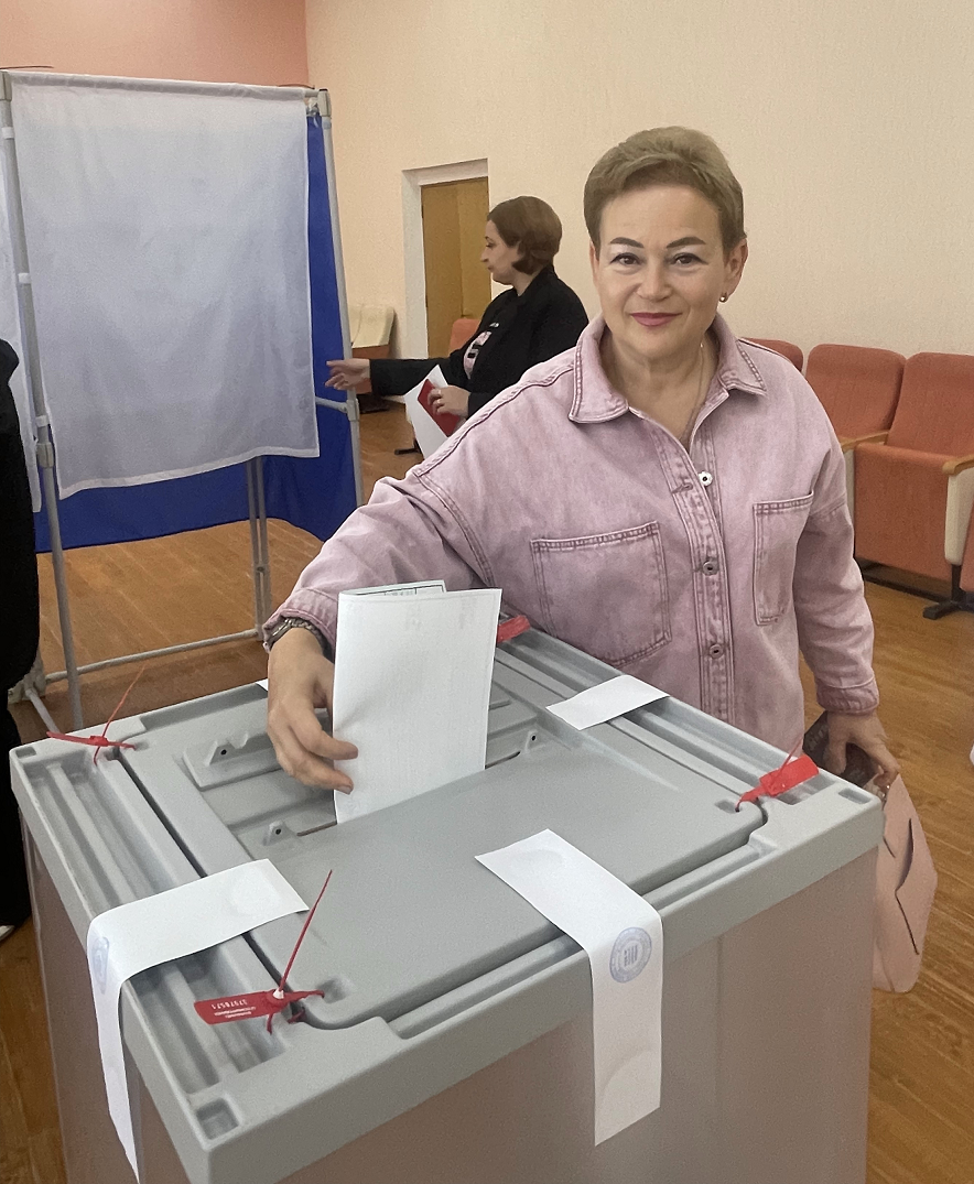 В Суражском районе  с самого утра на участки для голосования идут избиратели