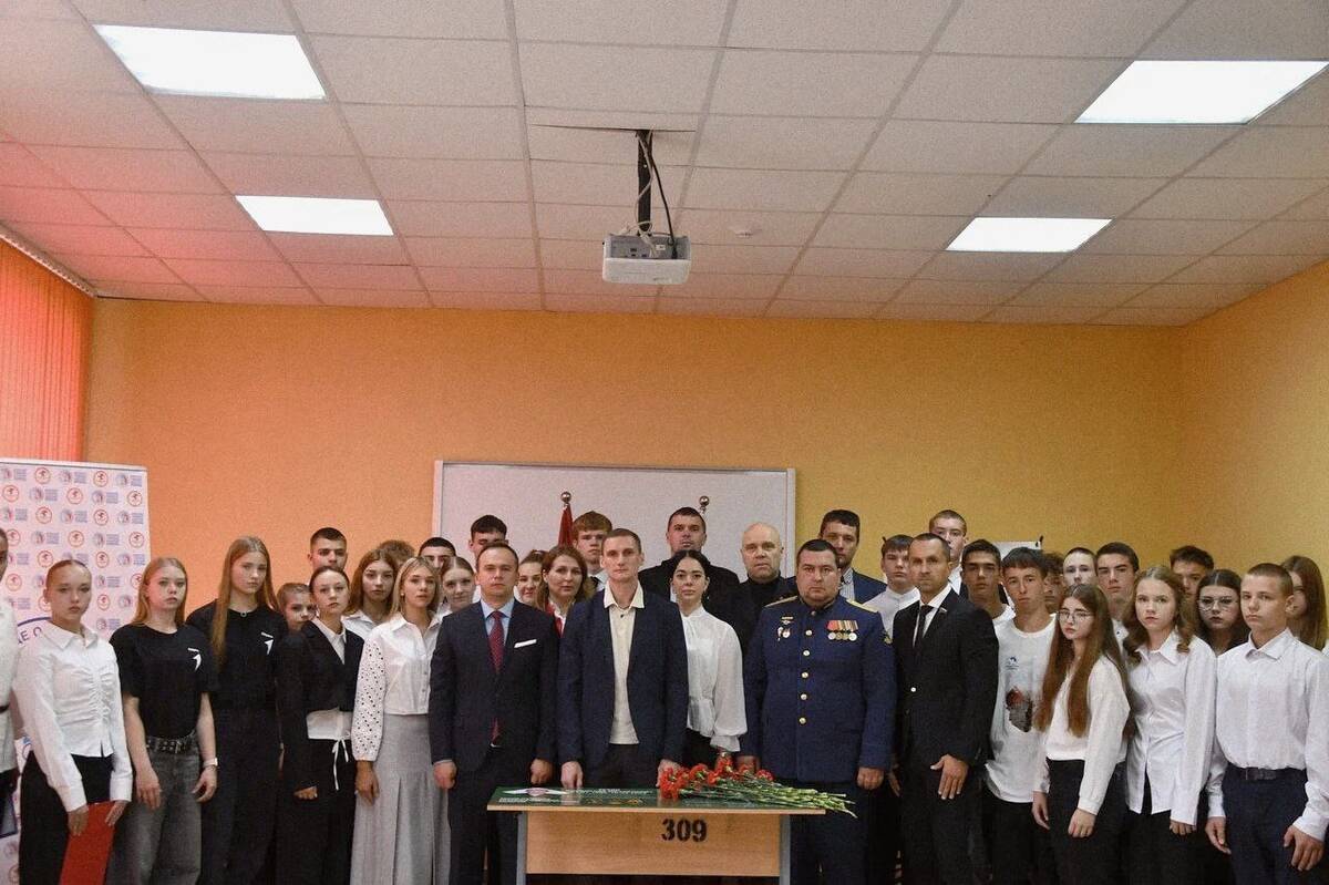 Участник проекта «Брянские Герои» открыл «Парту Героя»