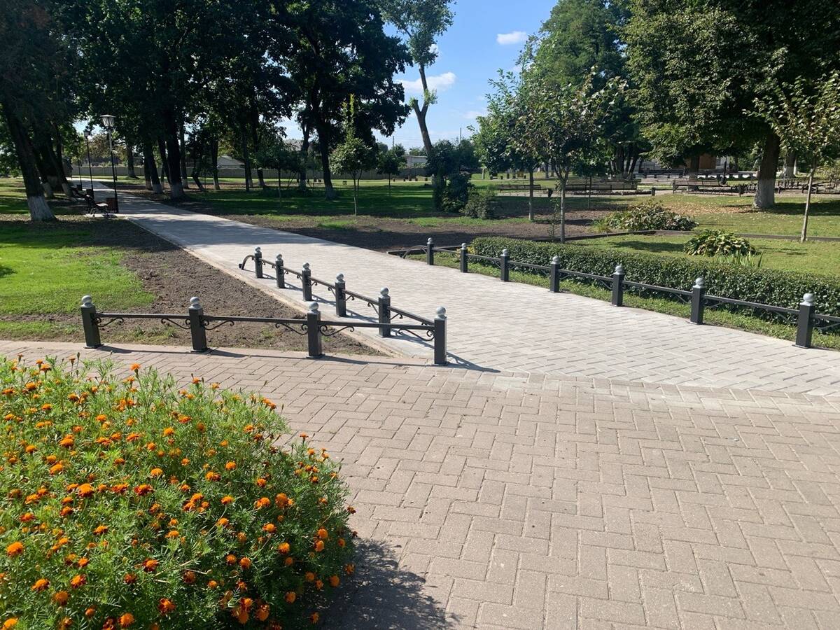 В Стародубе обновили городской парк, за 2,3 миллиона рублей