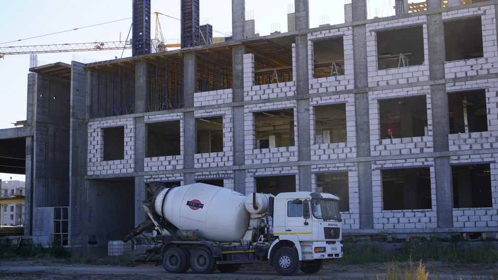 В Брянске возводится новая школа на 1225 учащихся