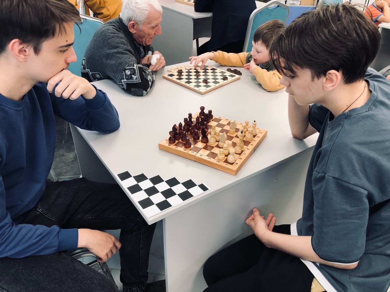 Суражская районная межпоселенческая библиотека стала площадкой для проведения увлекательного мероприятия, посвящённого интеллектуальным играм.