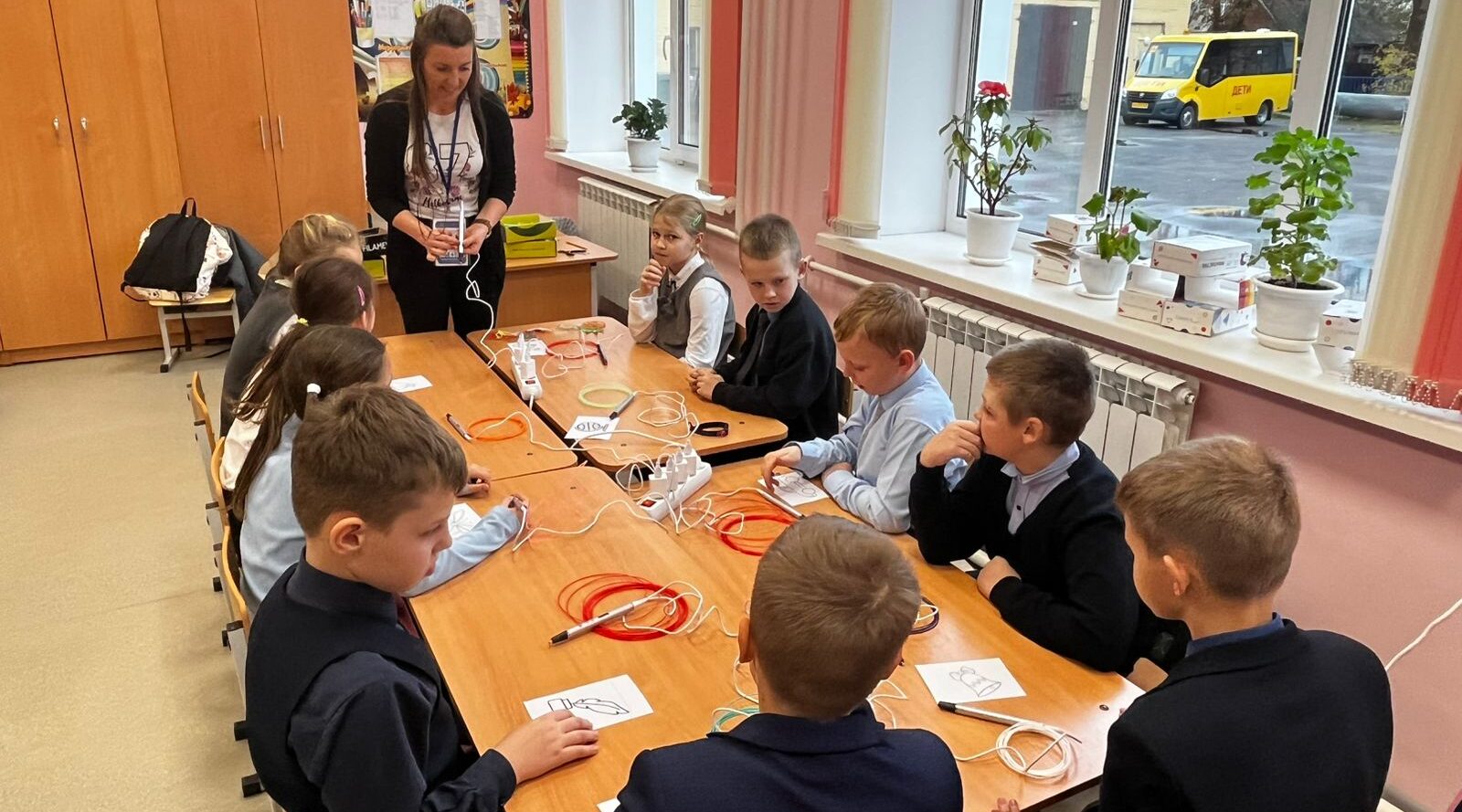 В Унечской школе №2 открылся мобильный детский технопарк «Кванториум»