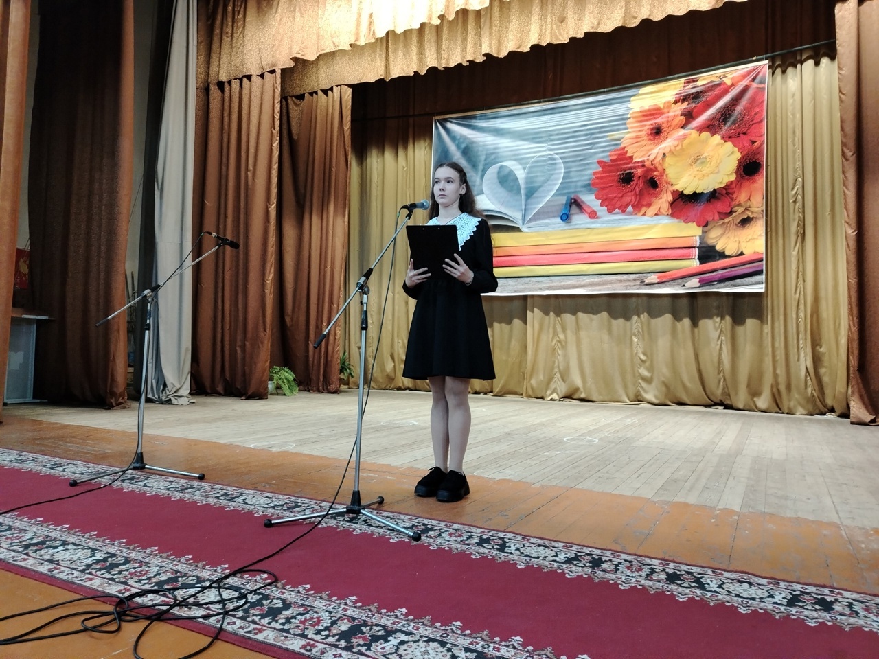 В Суражском Центре культуры состоялось мероприятие «Отговорила роща золотая»,