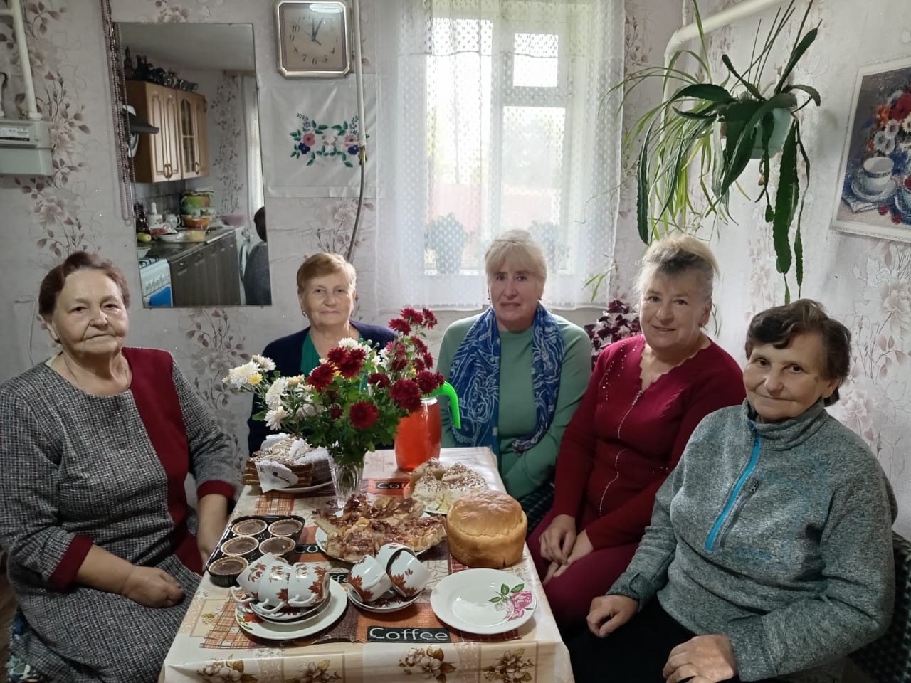 В Дегтяревской сельской библиотеке Суражского района  прошло праздничное мероприятие «Возраст осени прекрасный»