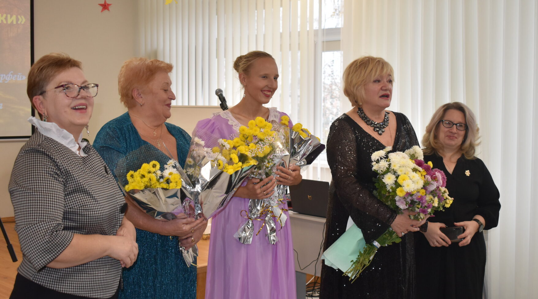 Коллектив студии «Орфей» под руководством Людмилы Липской подарил яркий концерт суражанам