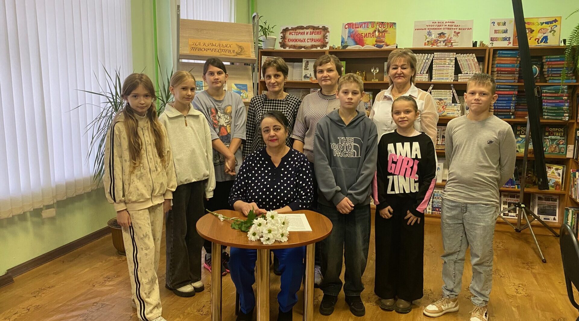 В Суражской городской детской библиотеке  прошла творческая встреча  «На крыльях творчества» .