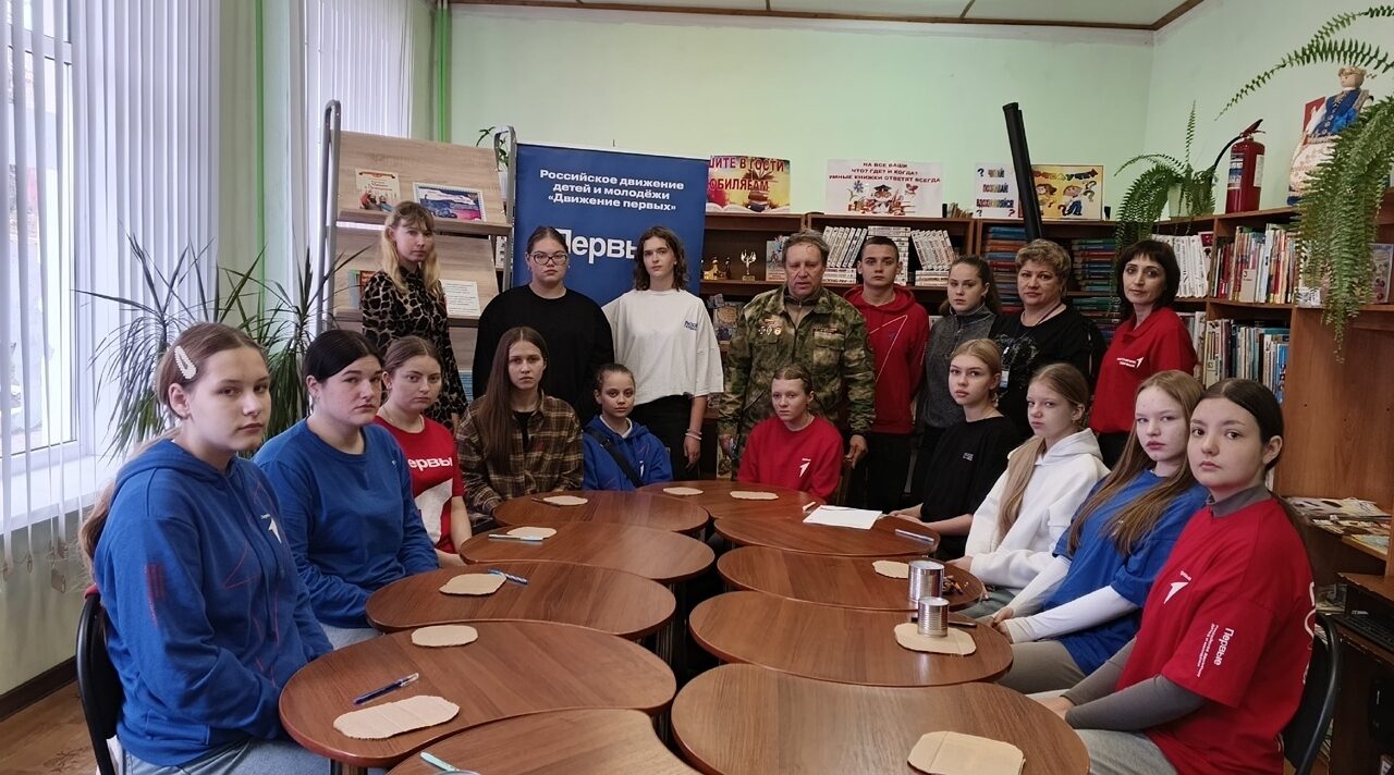 В Суражской городской детской библиотеке прошла акция «Тепло, которое согревает»