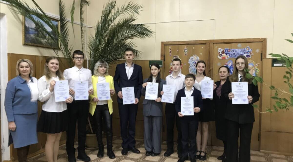 В Брасовском районе вручили именные стипендии десяти одарённым школьникам