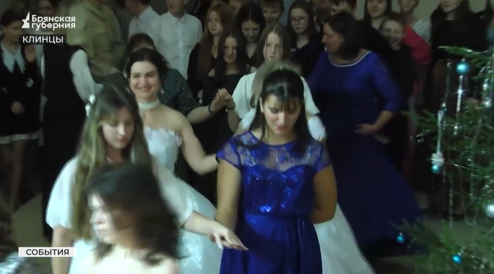 В Клинцах состоялся Румянцевский кадетский бал, собравший поклонников истории и старинных обычаев