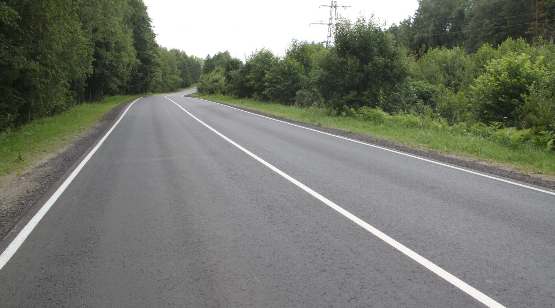 В Брянской области провели ремонт отдельных участков региональных трасс