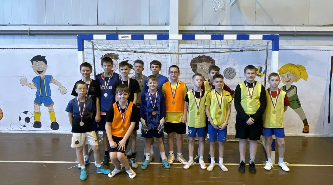 В спортивной школе «Триумф»города Суража прошли новогодние турниры по футзалу