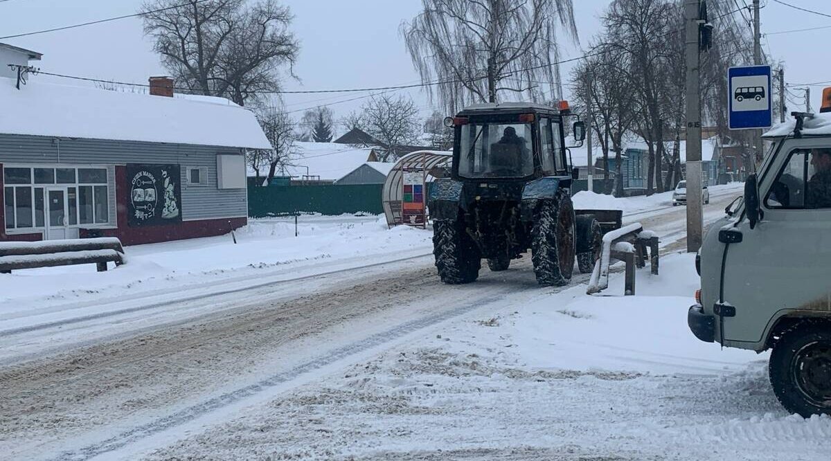 В Сельцо чистят снег 5 единиц техники и 20 рабочих
