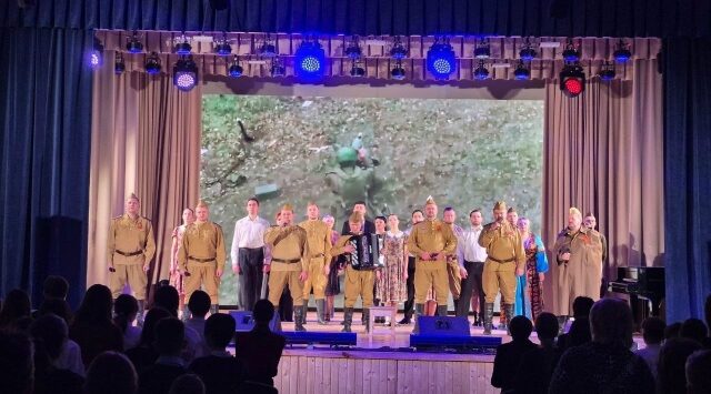 Концертная программа состоялась на сцене колледжа искусств