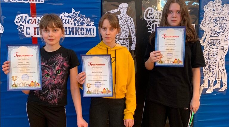 В Нивнянской школе прошли соревнования по бадминтону среди девушек