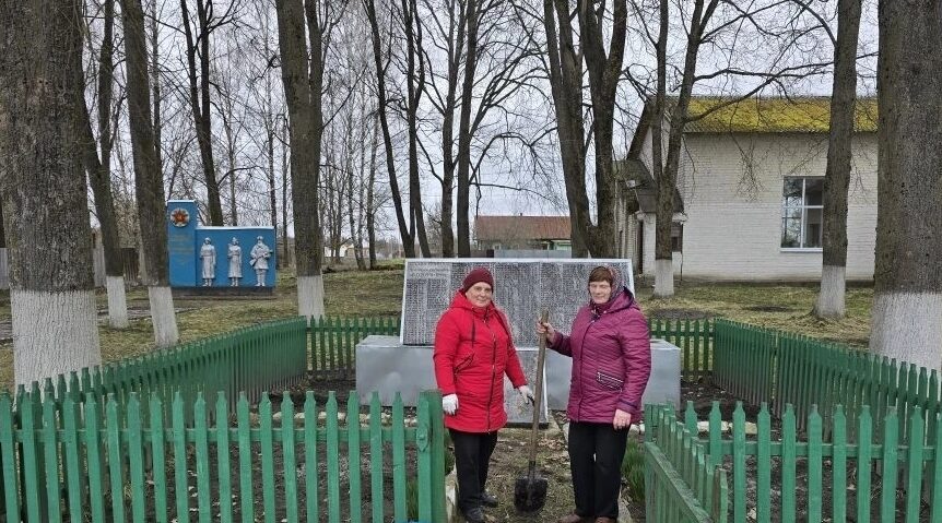 Жители села Нивное благоустроили памятные места