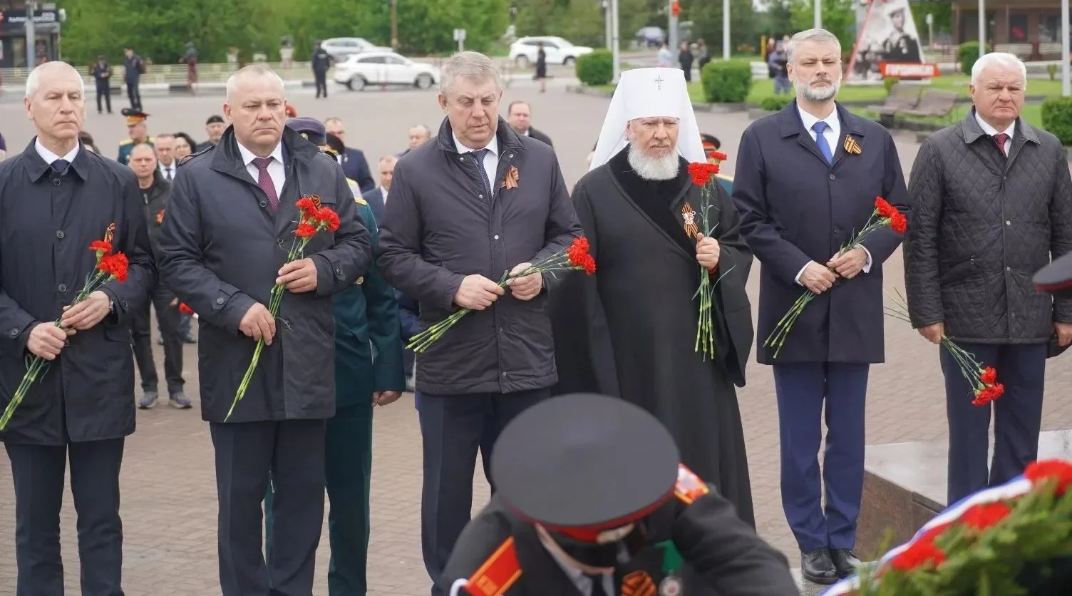 Александр Богомаз в память о Героях возложил цветы на Кургане Бессмертия