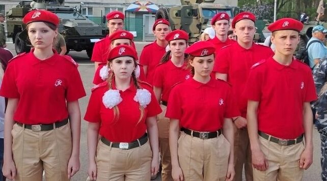 Региональный этап игры «Зарница 2.0» представляла команда «Рубеж32» Влазовичской школы