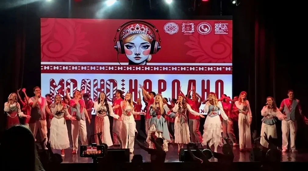 Участниками форума «Модно-народно» стали 100 представителей талантливой брянской молодежи