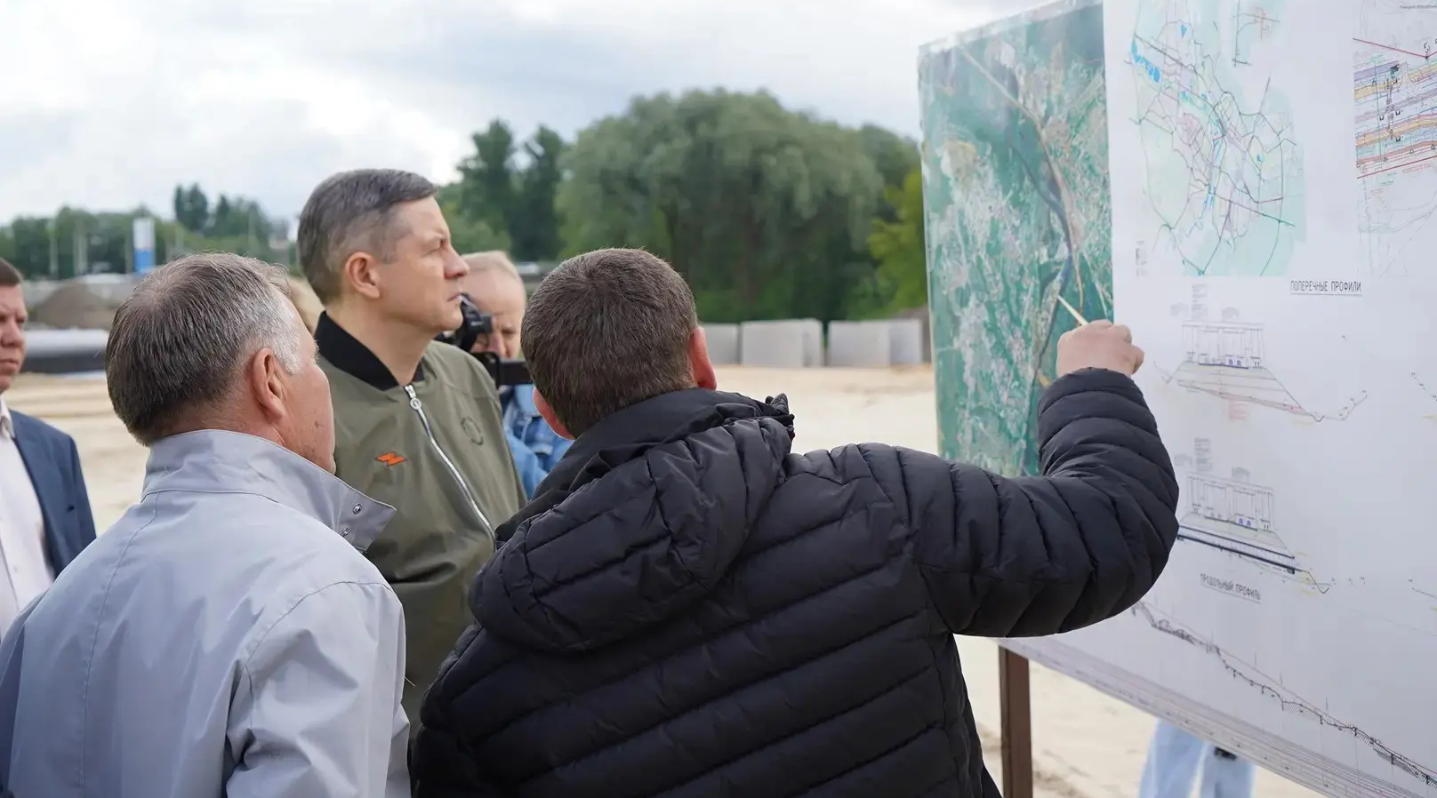 Егор Ковальчук провел рабочий выезд по объектам капитального строительства в Брянске.
