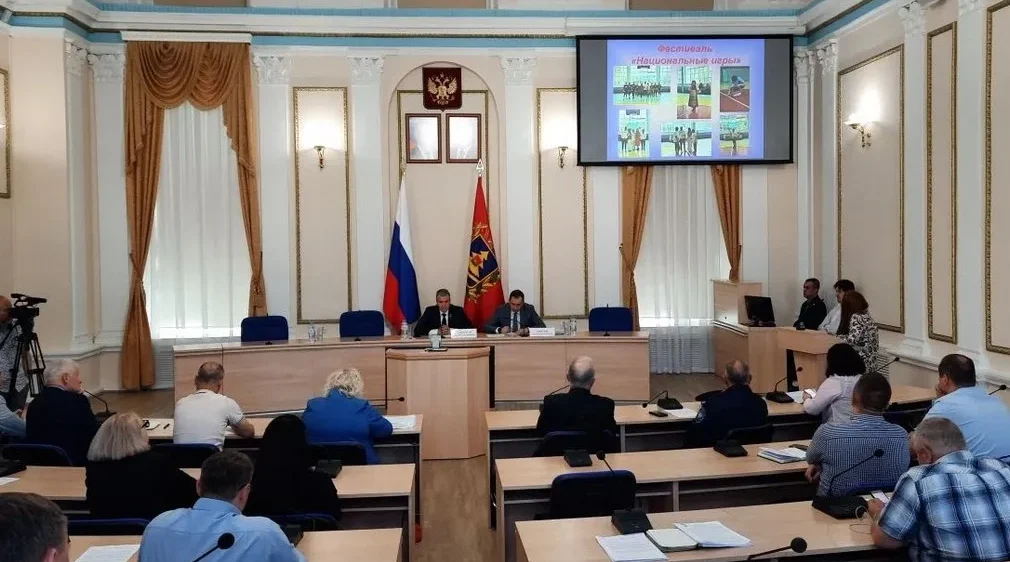 В Брянске прошло заседание Совета по межнациональным отношениям