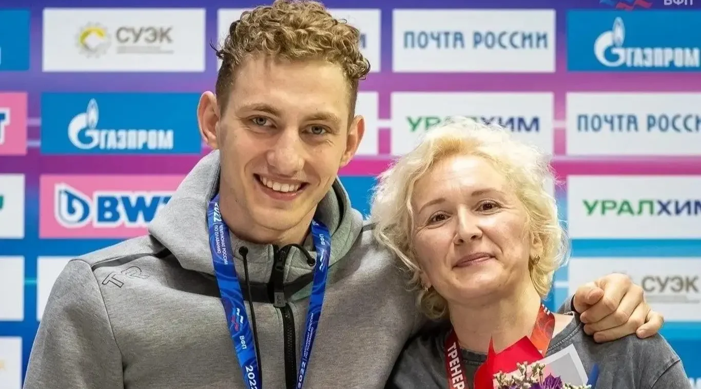 Егор Ковальчук поздравил пловца Илью Бородина с победой на чемпионате России