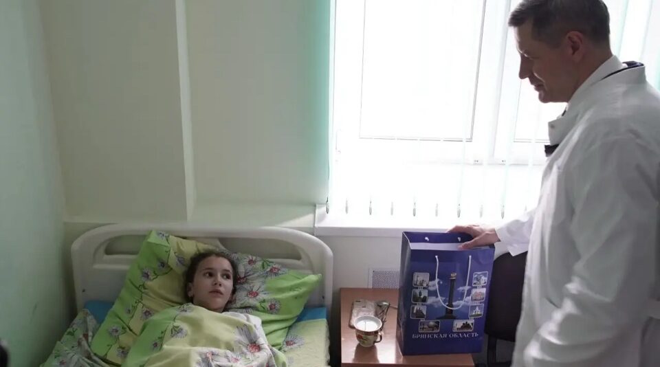 Врио губернатора Егор Ковальчук навестил пострадавших в больнице